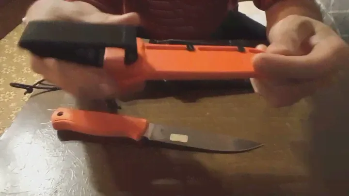 нож оранжевый Отус сталь "Nitro B"