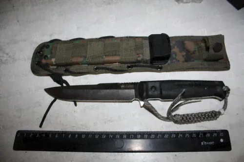 Нож Кизляр, Альфа серый,черная рукоять,камо ножны AUS-8-0