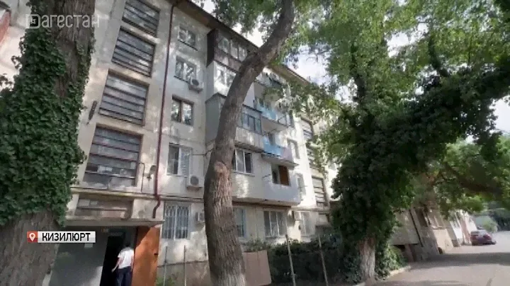 В 2 домах Кизилюрта заменят лифты, в пяти - крышу